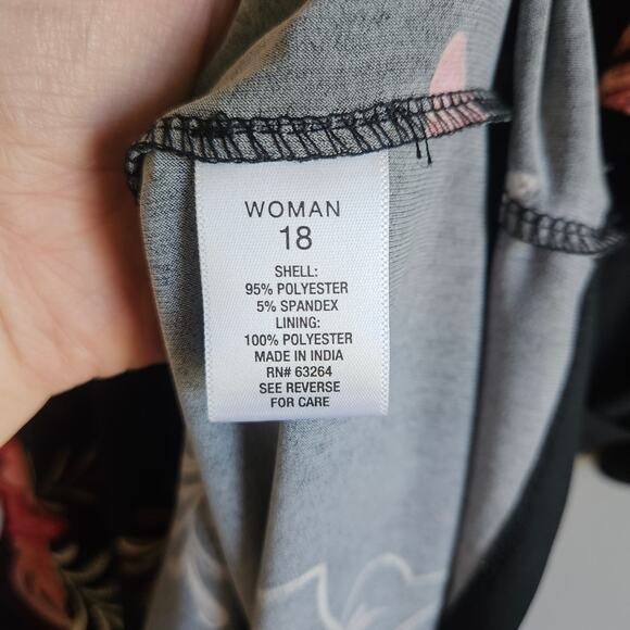 Roz & Ali Black Pink Floral Bell Sleeve Dress Women’s 18 Sheath Fit - Picture 5 of 13